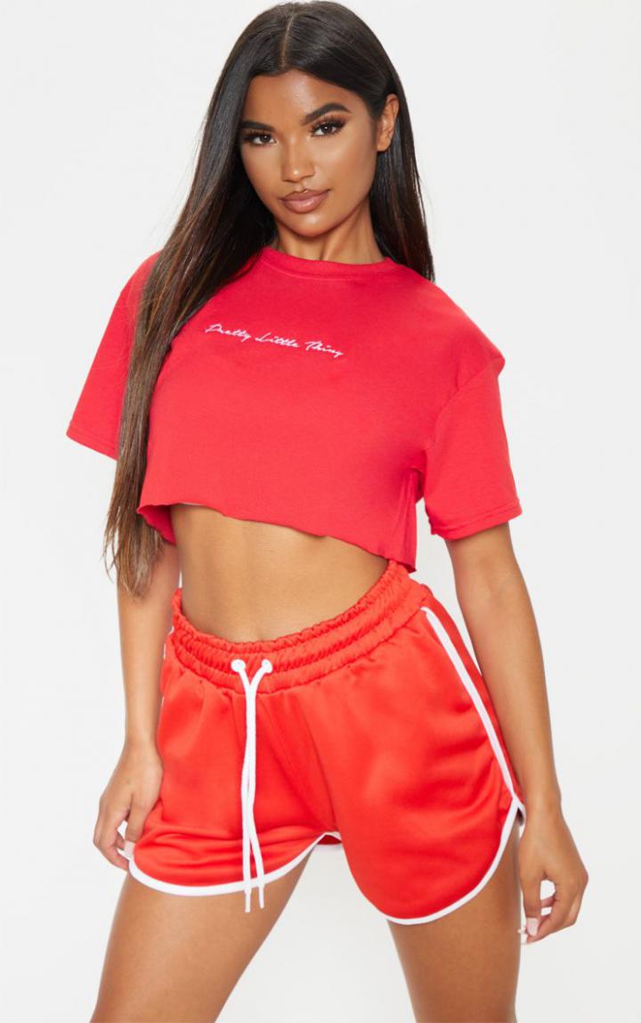 Crop top pretty little thing Femmes Vêtements Hauts & t-shirts Tops courts PrettyLittleThing Tops courts 